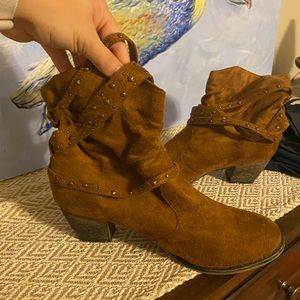 Women’s ankle booties